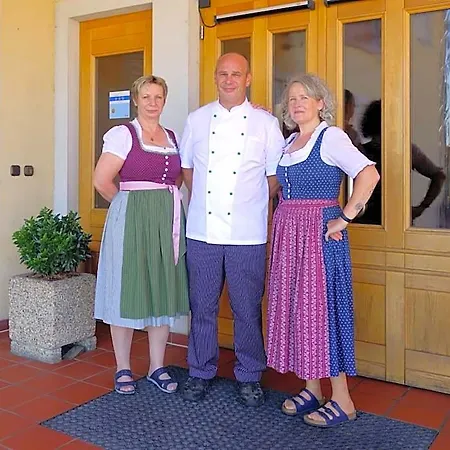 Radhotel Schischek Hotel 3*